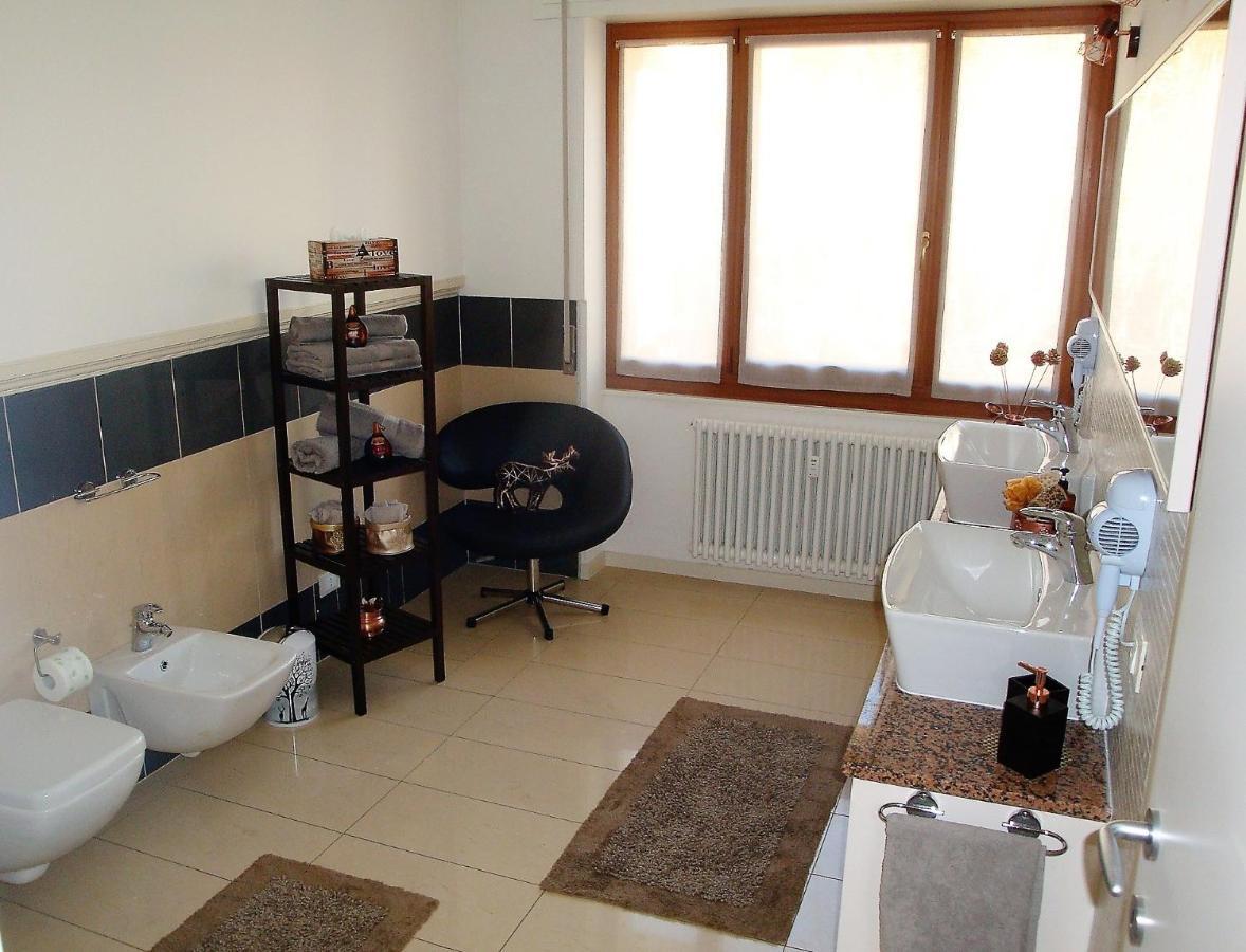 Appartamento Lucini Ai Portici C,parcheggio disponibile Tirano Esterno foto