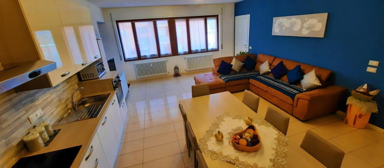 Appartamento Lucini Ai Portici C,parcheggio disponibile Tirano Esterno foto